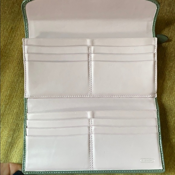 Coach genuine patent leather wallet Legacy Collection flap style - Picture 4 of 8